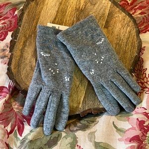 Ladies TECH Pad Gloves Stretchy Embroidered ONE SIZE Fits All Soft Gray $48 NEW